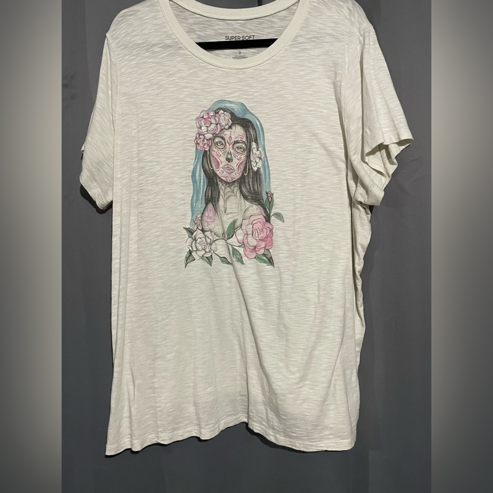 Torrid super soft tee with sugar skull lady.